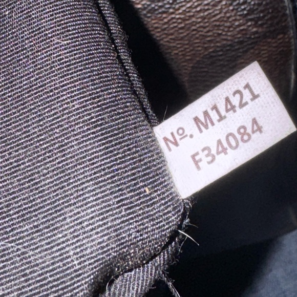 COACH F34084 SIGNATURE MINI BENNETT SATCHEL LIGHT GOLD/BROWN/BLACK - Picture 13 of 14